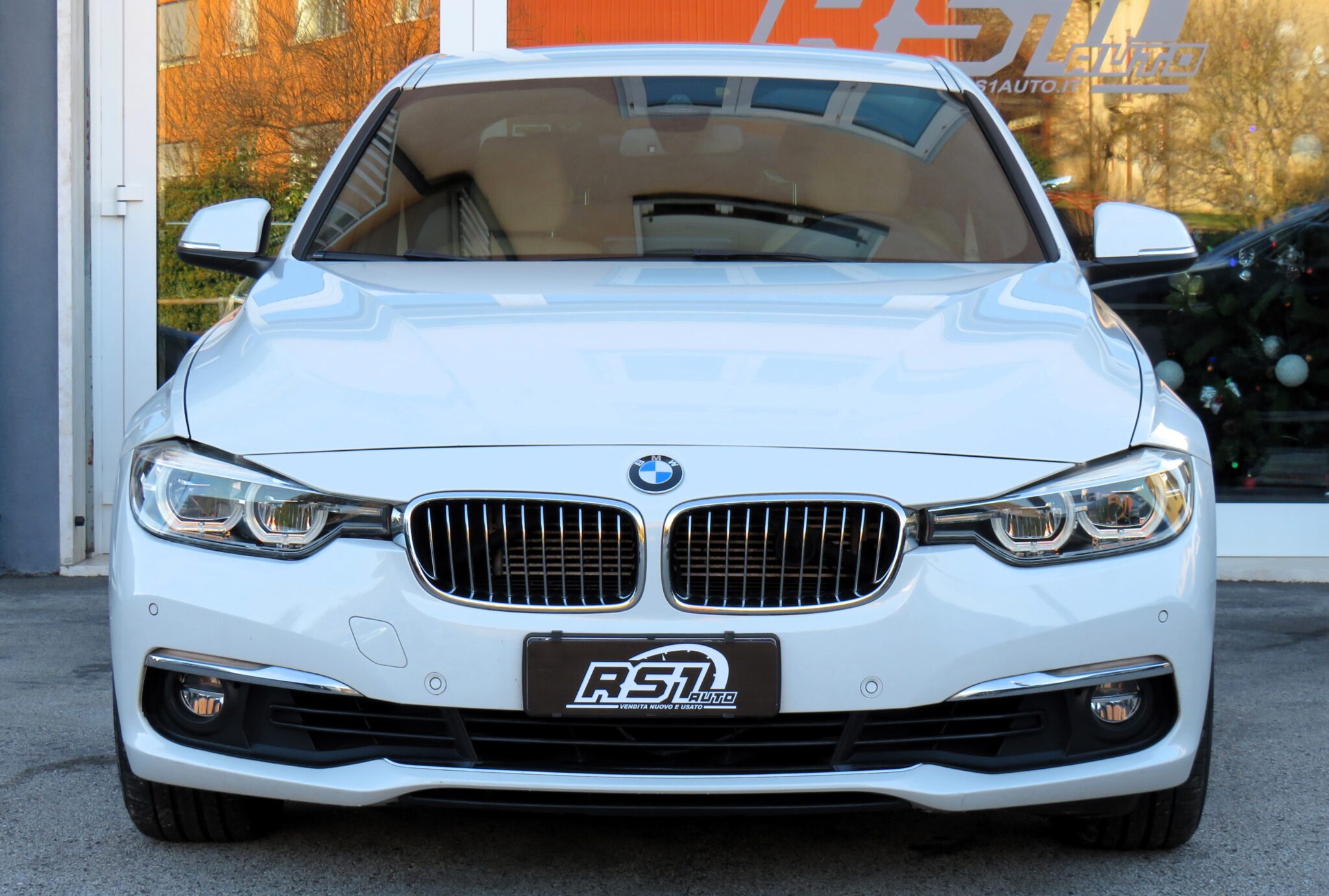 BMW 330e